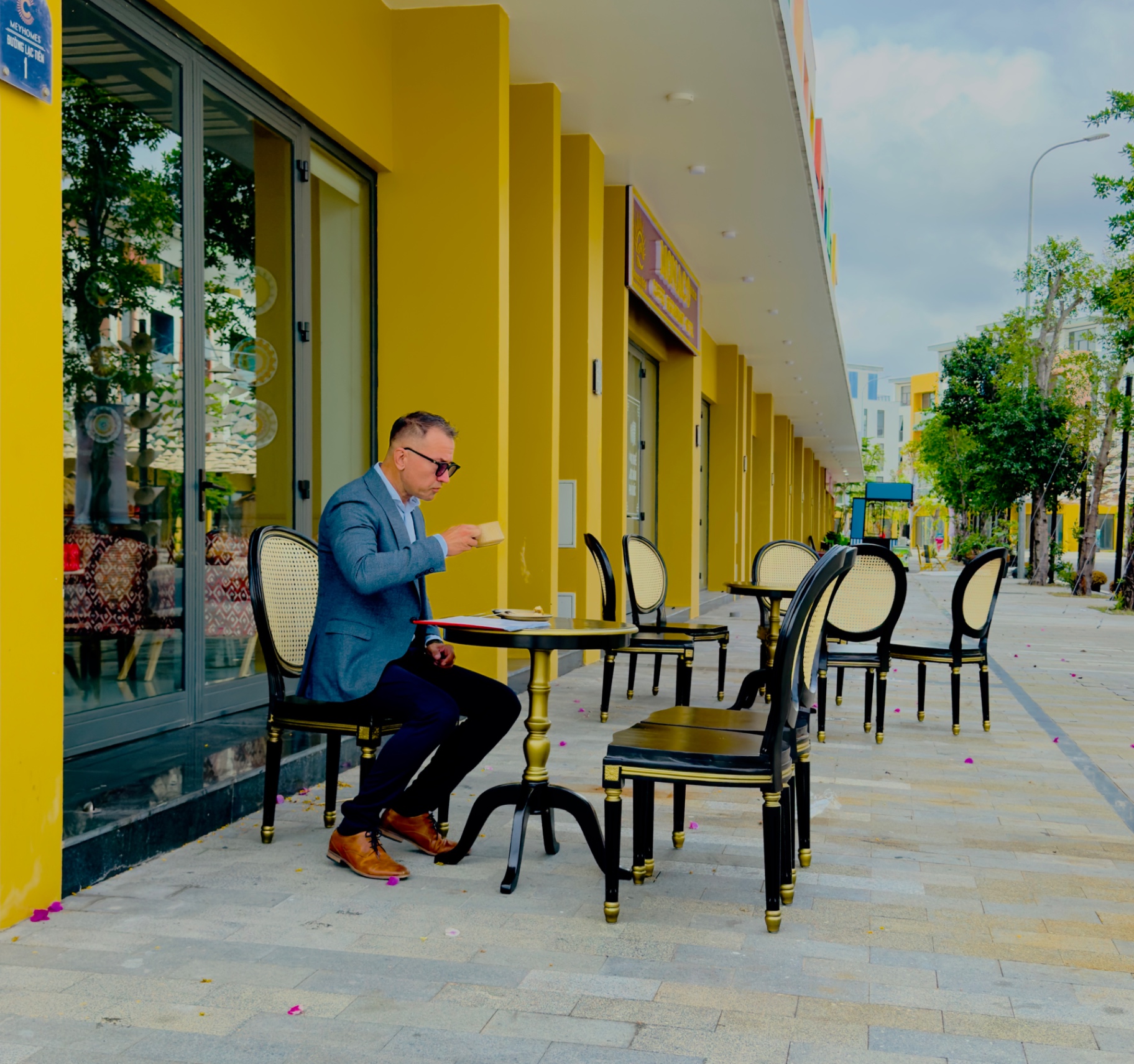 David Joun na kávě v Meyhomes Capital Phu Quoc
